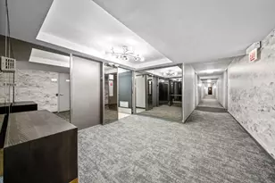 1555 N Sandburg Terrace, Chicago, IL 60610 - Photo 5