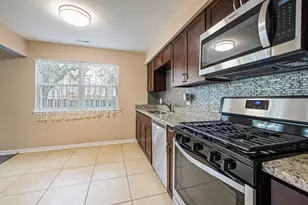 510 Nebraska Cir, Carol Stream, IL 60188 - Photo 11