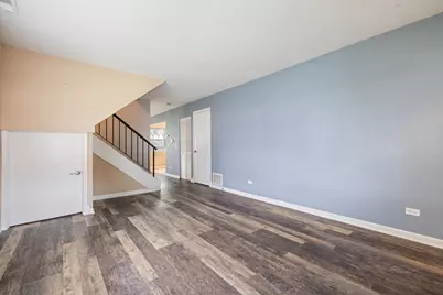 510 Nebraska Circle, Carol Stream, IL 60188 - Photo 5