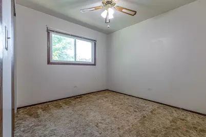 18226 W Big Oaks Road, Grayslake, IL 60030 - Photo 17