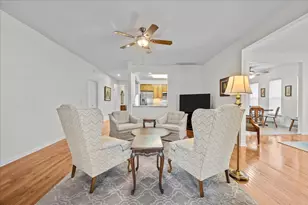 2905 Carousel Ct, Grayslake, IL 60030 - Photo 7