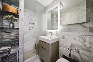 222 E Pearson St, Chicago, IL 60611 - Photo 15