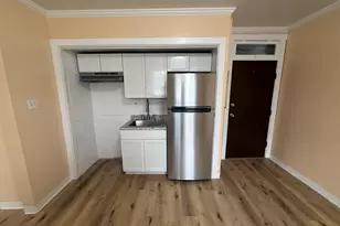 2249 S Gunderson Ave, Berwyn, IL 60402 - Photo 9