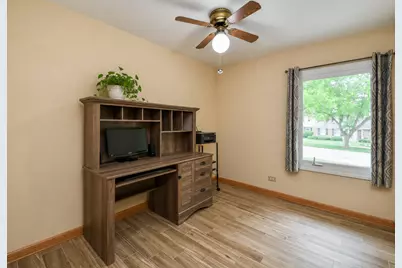 110 Oakwood Lane, Bartlett, IL 60103 - Photo 19