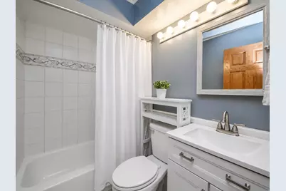 110 Oakwood Lane, Bartlett, IL 60103 - Photo 17