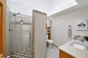 110 Oakwood Ln, Bartlett, IL 60103 - Photo 7