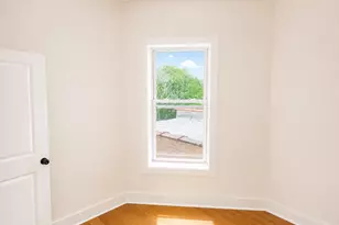 1439 E 66th Pl, Chicago, IL 60637 - Photo 9