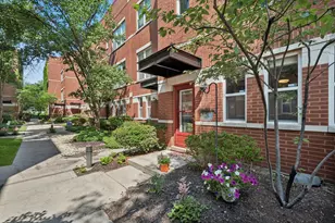 525 Chicago Ave, Evanston, IL 60202 - Photo 1