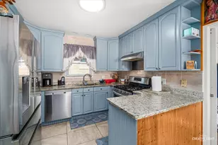 307 Lakelawn Blvd, Aurora, IL 60506 - Photo 9
