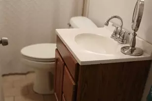 13515 S Baltimore Ave, Chicago, IL 60633 - Photo 7