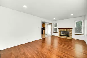 1001 Martingale Ln, Round Lake Beach, IL 60073 - Photo 9