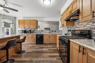 3661 Chadwick Ln, Lake in the Hills, IL 60156 - Photo 5