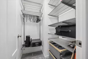 725 W Waveland Ave, Chicago, IL 60613 - Photo 21