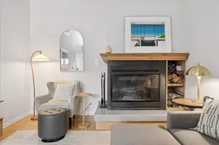 725 W Waveland Ave, Chicago, IL 60613 - Photo 9