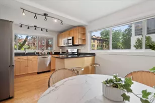 725 W Waveland Ave, Chicago, IL 60613 - Photo 15