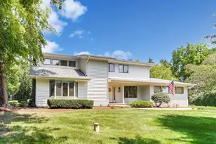 1 Birch Lakes Dr, Hawthorn Woods, IL 60047 - Photo 3