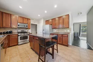321 Claridge Cir, Bolingbrook, IL 60440 - Photo 17