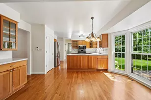 2027 Richton Dr, Wheaton, IL 60189 - Photo 5