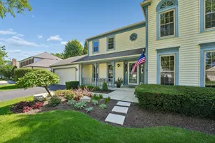 2027 Richton Dr, Wheaton, IL 60189 - Photo 3