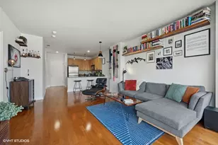 859 W Erie St, Chicago, IL 60642 - Photo 9