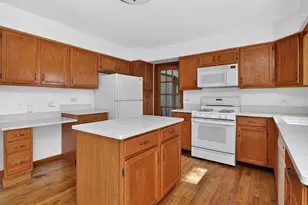 441 Breckenridge Dr, Aurora, IL 60504 - Photo 5