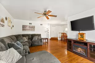 9155 Sutton Ct, Orland Park, IL 60462 - Photo 5