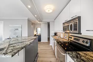 100 E Walton St, Chicago, IL 60611 - Photo 7
