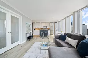 100 E Walton St, Chicago, IL 60611 - Photo 3