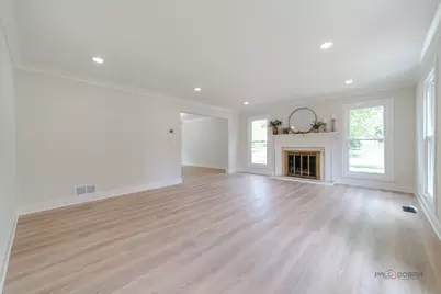 408 W Foxdale Lane, Arlington Heights, IL 60004 - Photo 3