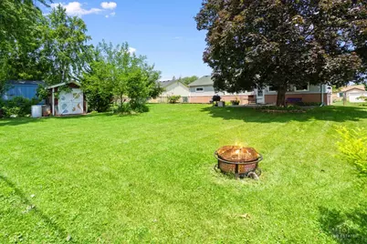 133 E Berkley Lane, Hoffman Estates, IL 60169 - Photo 27