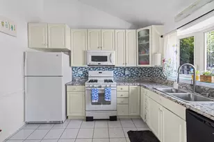 30W008 Danbury Dr, Warrenville, IL 60555 - Photo 7