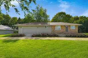 2676 Fairview Dr, Malta, IL 60150 - Photo 1