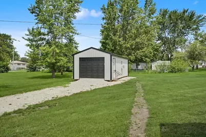 311 E Meuser Drive, Paxton, IL 60957 - Photo 23