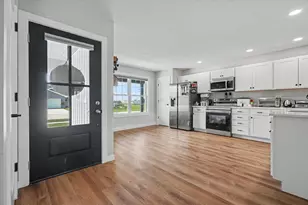 311 E Meuser Dr, Paxton, IL 60957 - Photo 5
