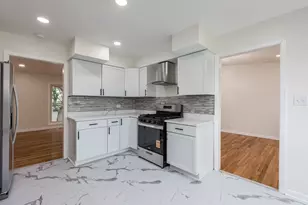 7745 Beckwith Rd, Morton Grove, IL 60053 - Photo 19
