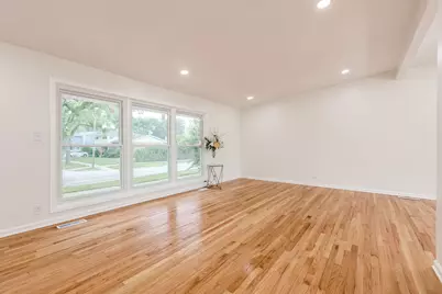 7745 Beckwith Road, Morton Grove, IL 60053 - Photo 11