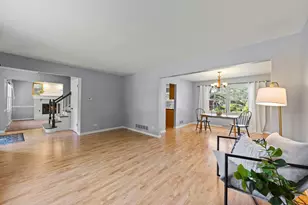223 Winslow Ct, Naperville, IL 60565 - Photo 5