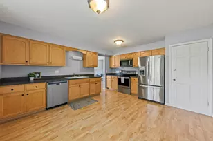 223 Winslow Ct, Naperville, IL 60565 - Photo 9