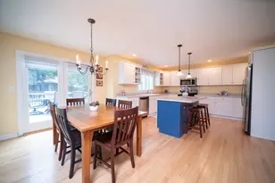 5421 Regents Park Rd, Rockford, IL 61107 - Photo 7