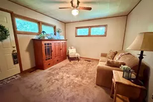 1100 Meadowview Dr, Mendota, IL 61342 - Photo 7