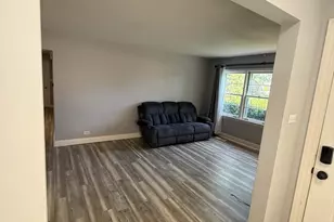 47 W Algonquin Rd, Des Plaines, IL 60016 - Photo 3