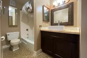 5100 N Marine Dr, Chicago, IL 60640 - Photo 17