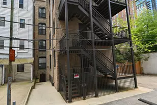 18 W Chestnut St, Chicago, IL 60610 - Photo 31