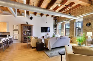 520 W Huron St, Chicago, IL 60654 - Photo 7