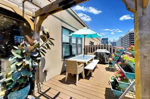 520 W Huron St, Chicago, IL 60654 - Photo 3