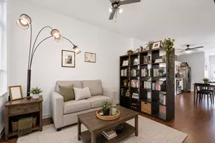 437 W 44th Pl, Chicago, IL 60609 - Photo 5