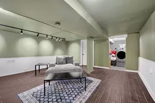437 W 44th Pl, Chicago, IL 60609 - Photo 15