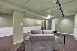 437 W 44th Pl, Chicago, IL 60609 - Photo 17