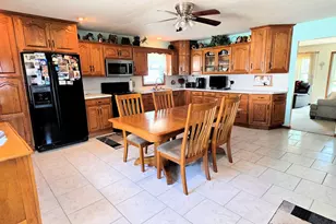 347 S Douglas Dr, Bradley, IL 60915 - Photo 5