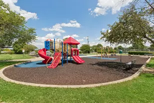 1105 E Point Dr, Schaumburg, IL 60193 - Photo 23